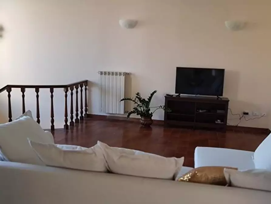 Immagine 4 di Casa bifamiliare in affitto  a Lucca