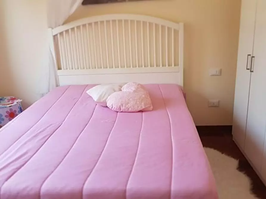 Immagine 18 di Casa bifamiliare in affitto  a Lucca