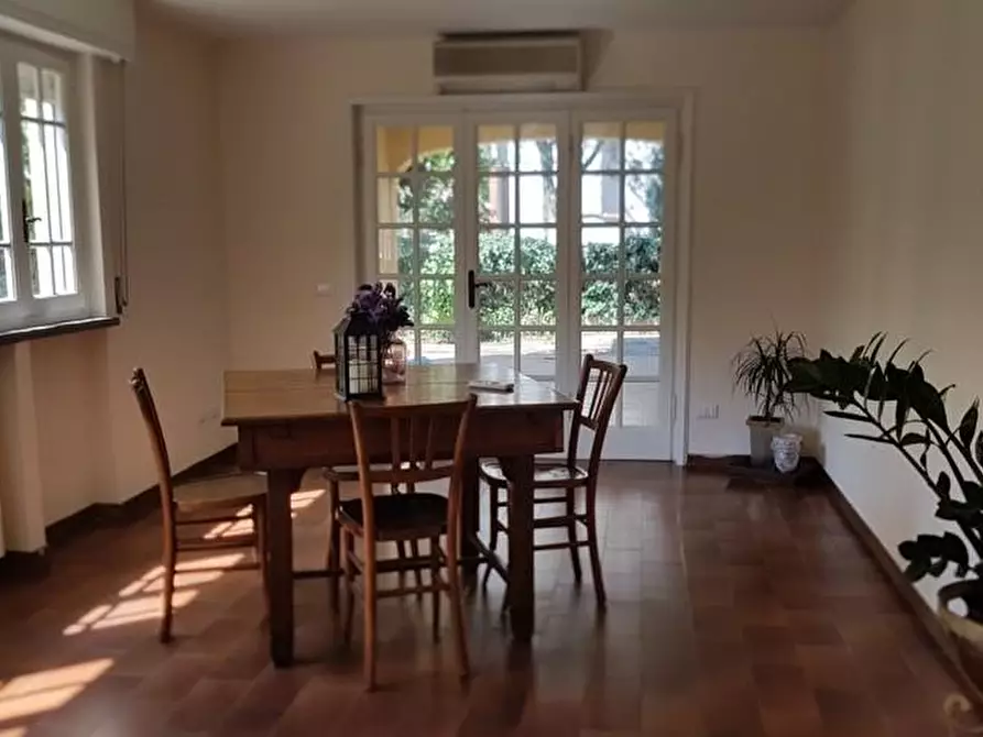 Immagine 10 di Casa bifamiliare in affitto  a Lucca