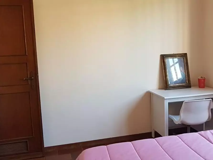 Immagine 21 di Casa bifamiliare in affitto  a Lucca