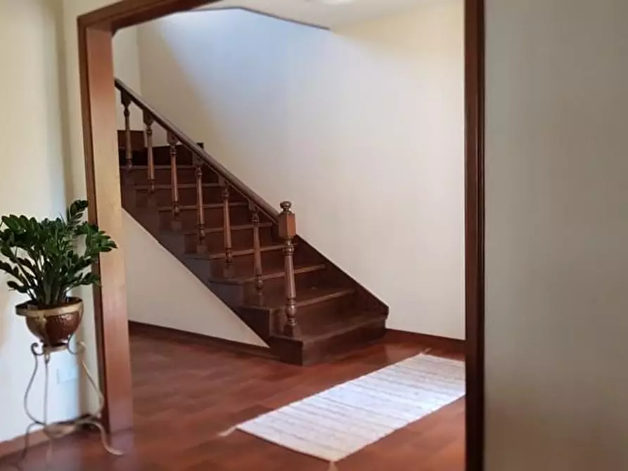 Immagine 31 di Casa bifamiliare in affitto  a Lucca