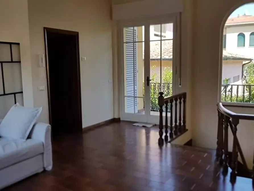 Immagine 1 di Casa bifamiliare in affitto  a Lucca