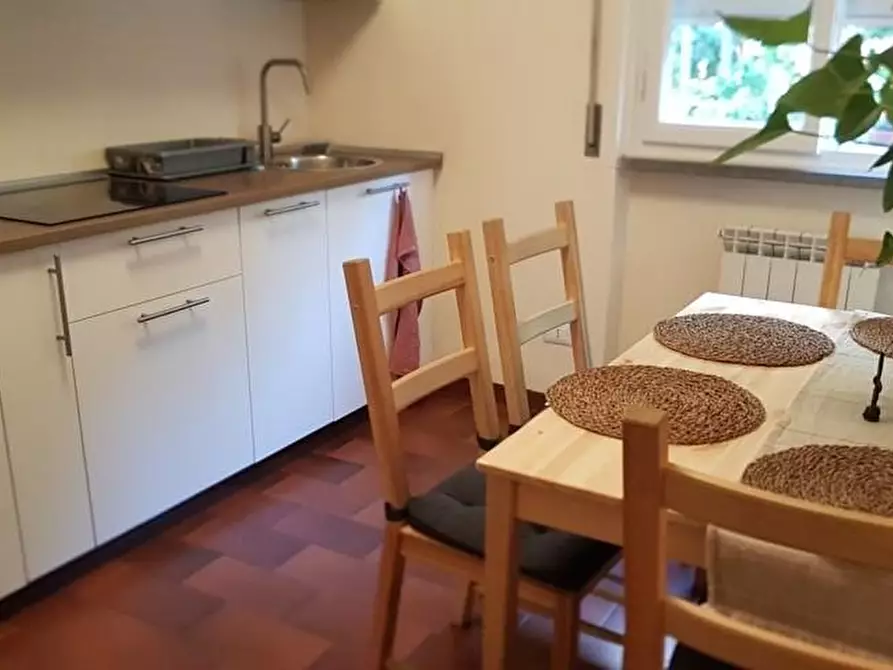 Immagine 12 di Casa bifamiliare in affitto  a Lucca