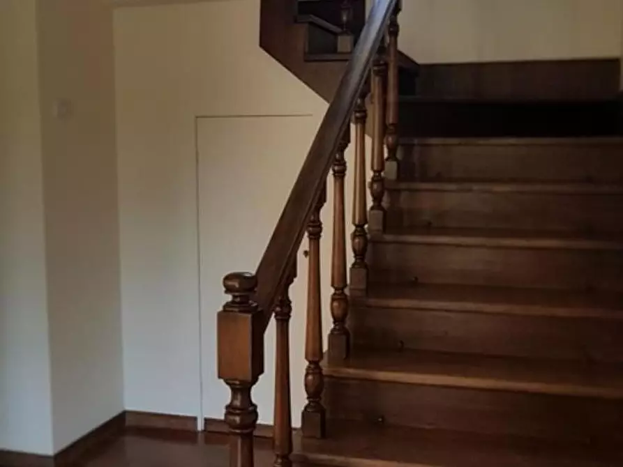 Immagine 29 di Casa bifamiliare in affitto  a Lucca