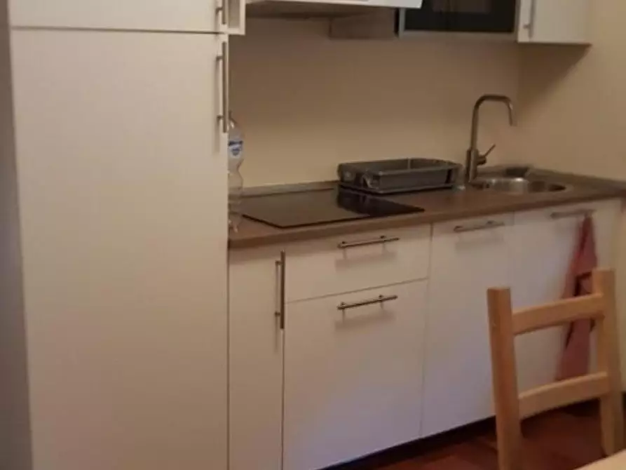 Immagine 15 di Casa bifamiliare in affitto  a Lucca