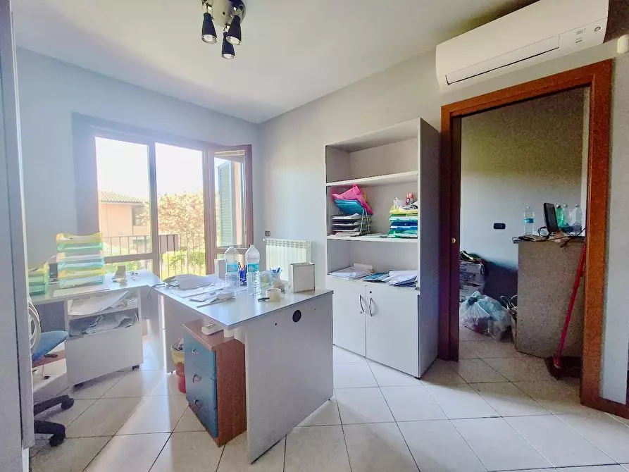 Immagine 13 di Appartamento in vendita  a Pontedera