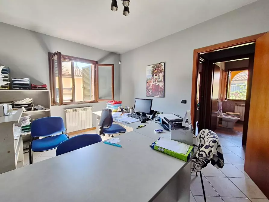 Immagine 23 di Appartamento in vendita  a Pontedera