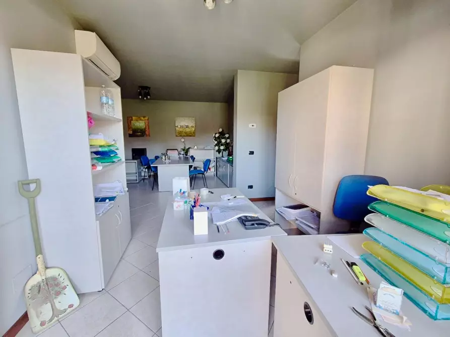 Immagine 19 di Appartamento in vendita  a Pontedera