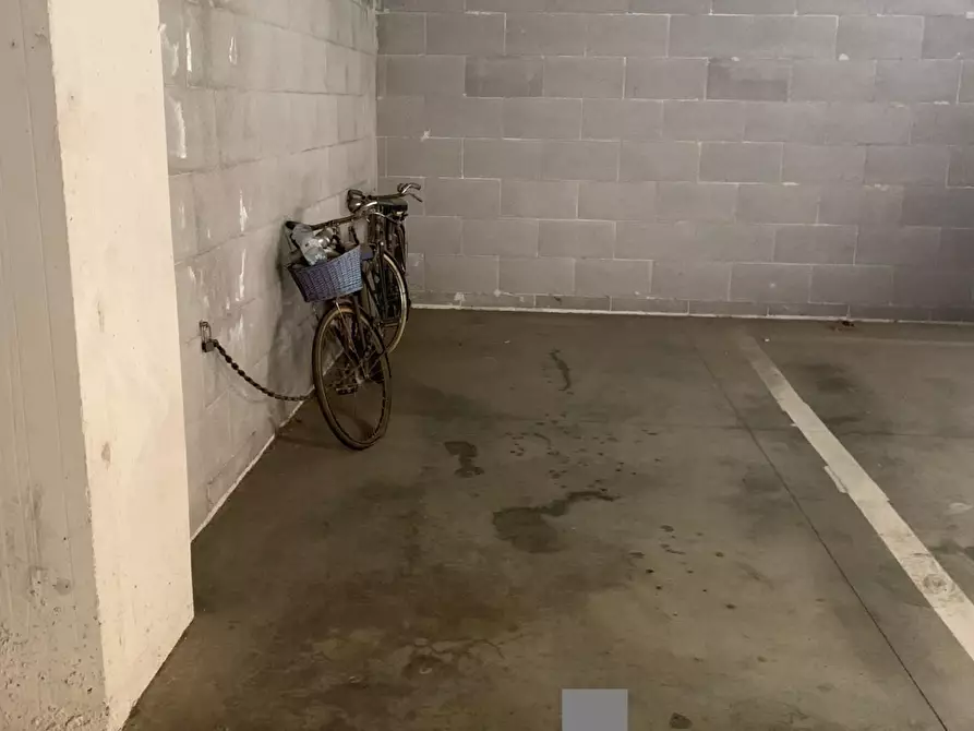 Immagine 5 di Garage in vendita  a Firenze