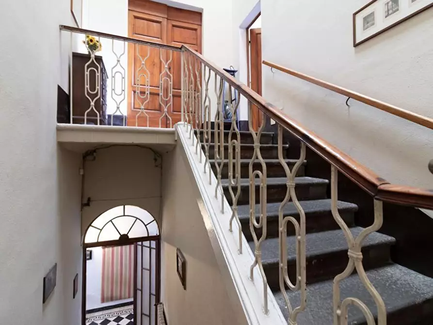 Immagine 15 di Villa in vendita  a Pisa