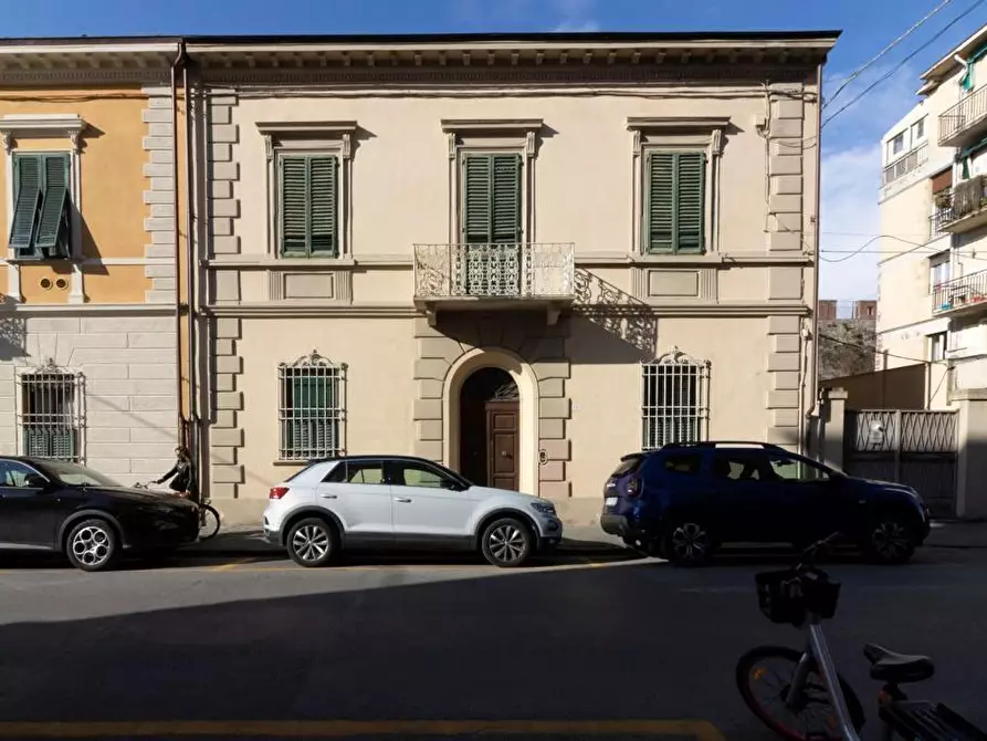 Immagine 1 di Villa in vendita  a Pisa