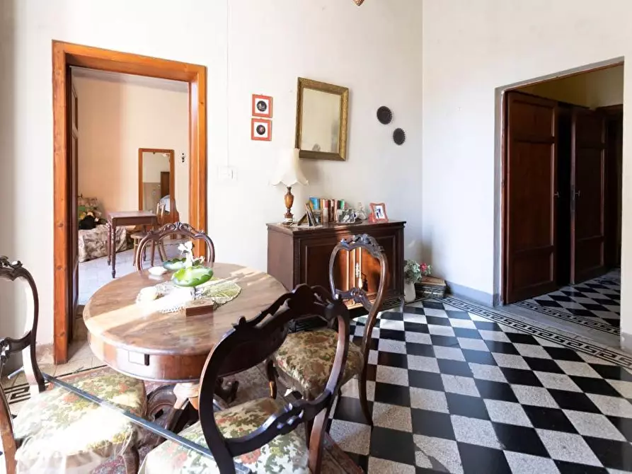 Immagine 5 di Villa in vendita  a Pisa