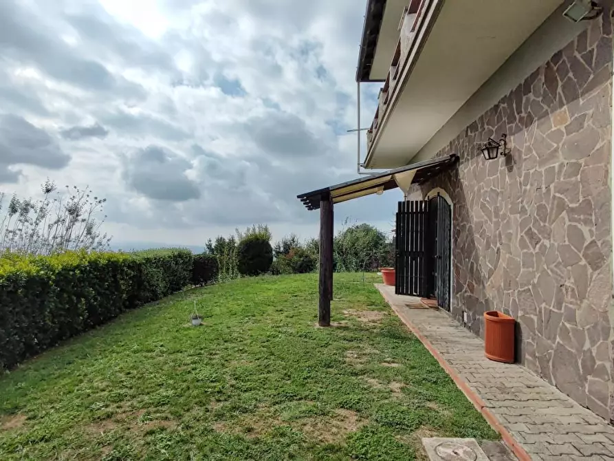 Immagine 11 di Villa in vendita  a Massarosa