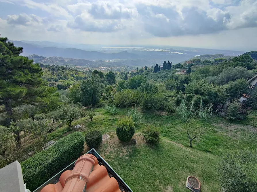 Immagine 32 di Villa in vendita  a Massarosa