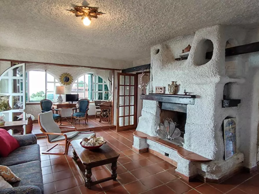 Immagine 12 di Villa in vendita  a Massarosa