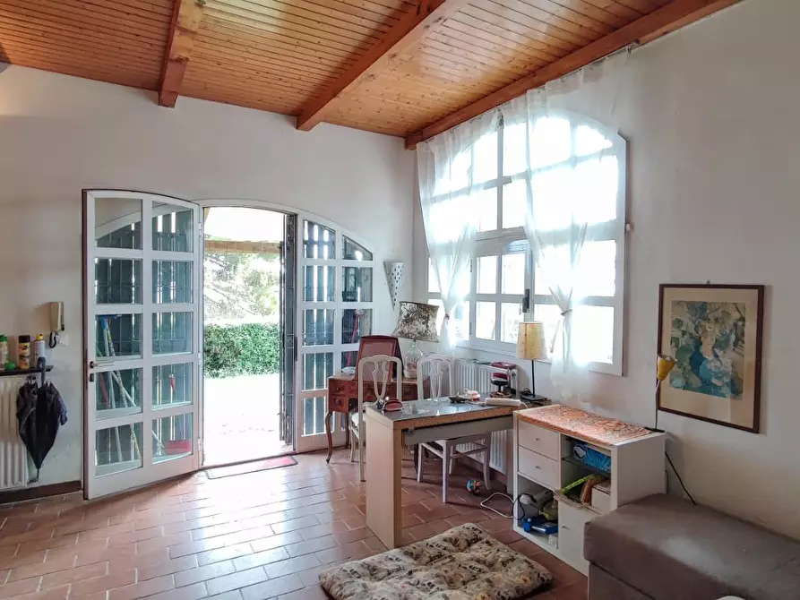 Immagine 6 di Villa in vendita  a Massarosa