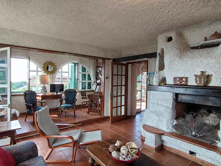 Immagine 15 di Villa in vendita  a Massarosa