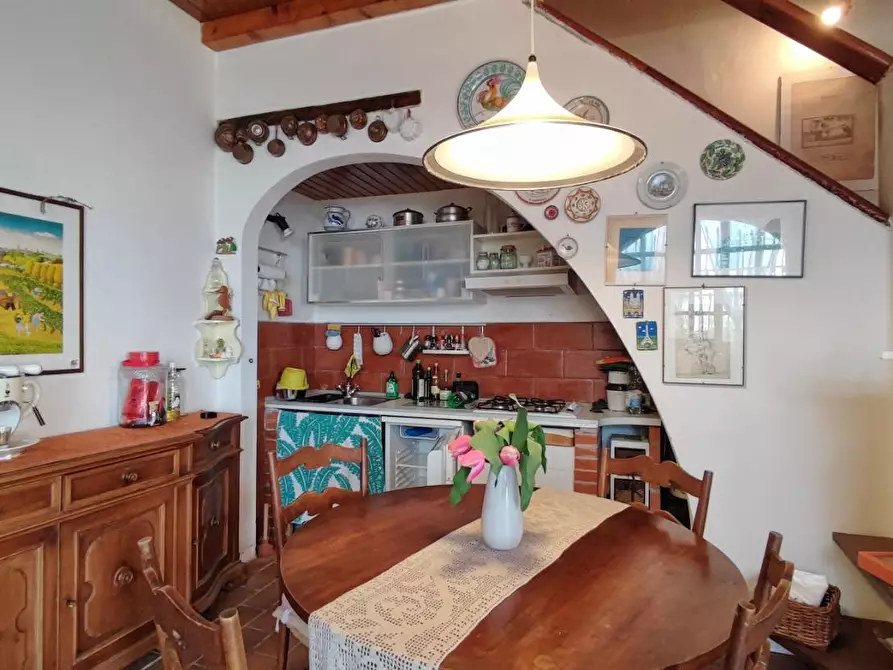 Immagine 4 di Villa in vendita  a Massarosa