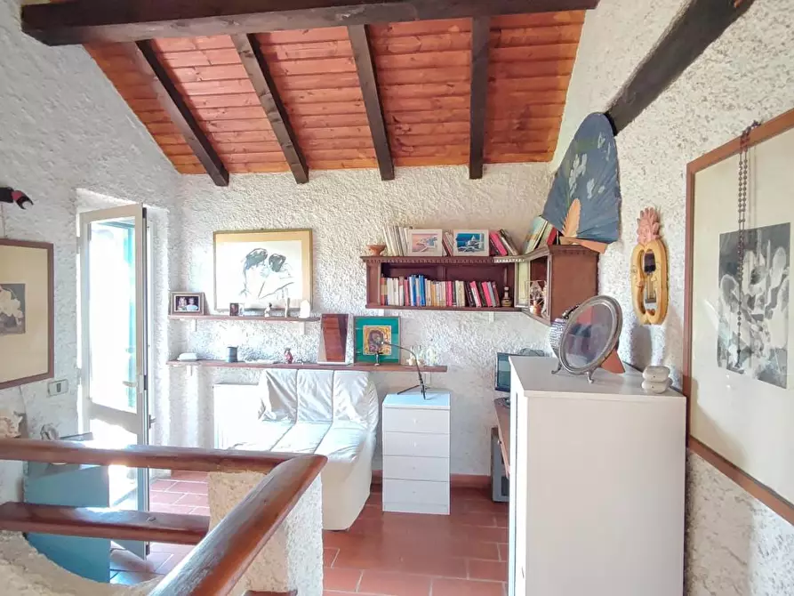 Immagine 25 di Villa in vendita  a Massarosa