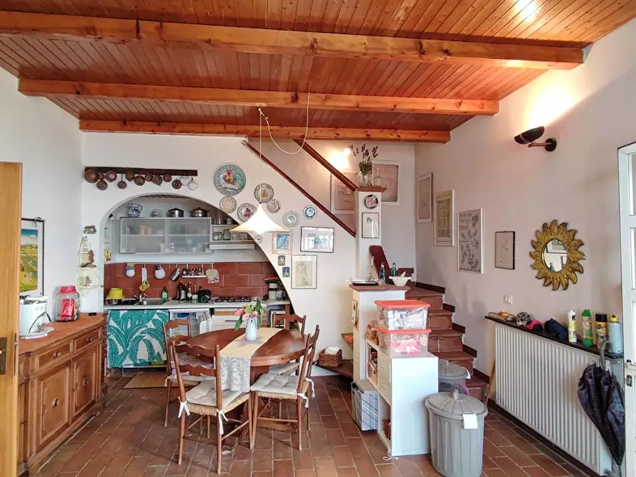 Immagine 3 di Villa in vendita  a Massarosa