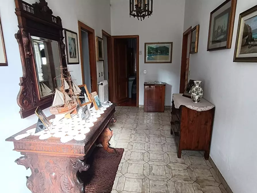 Immagine 10 di Villa in vendita  a Ameglia