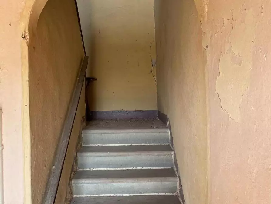 Immagine 9 di Casa indipendente in vendita  a Santa Maria A Monte