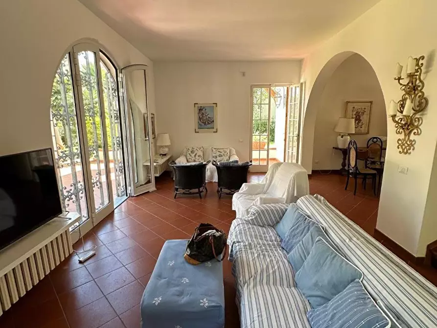 Immagine 18 di Villa in affitto  a Forte Dei Marmi