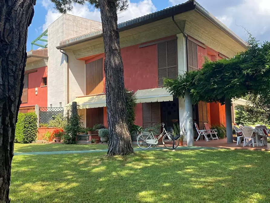 Immagine 18 di Casa indipendente in vendita  a Massa