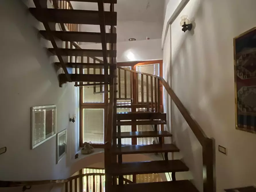 Immagine 25 di Casa indipendente in vendita  a Massa