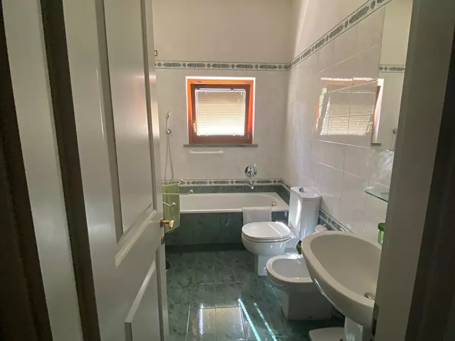 Immagine 10 di Casa indipendente in vendita  a Massa