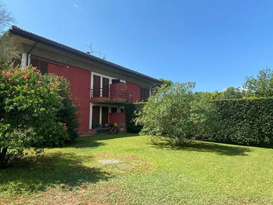 Immagine 16 di Casa indipendente in vendita  a Massa