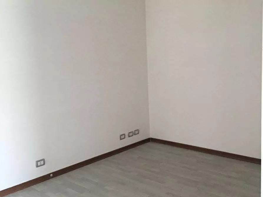 Immagine 13 di Capannone industriale in affitto  a Porcari