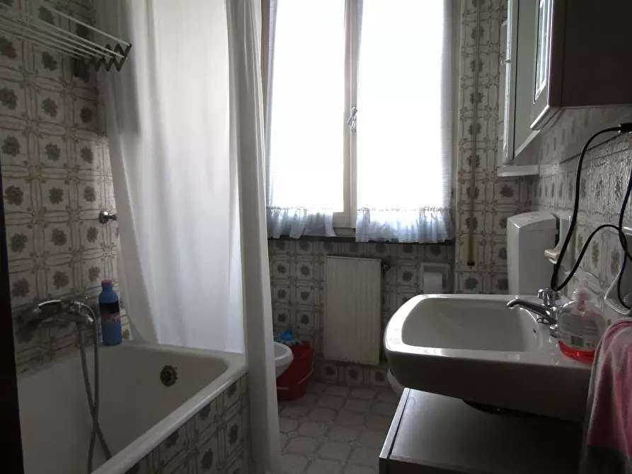 Immagine 21 di Appartamento in vendita  a Massa