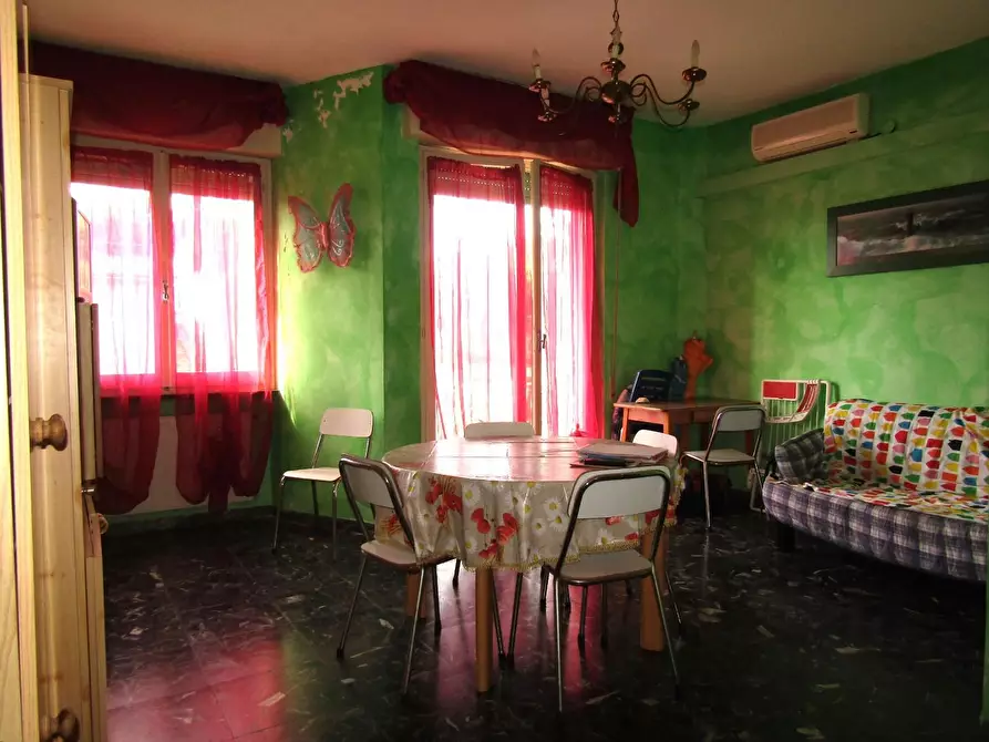 Immagine 3 di Appartamento in vendita  a Massa