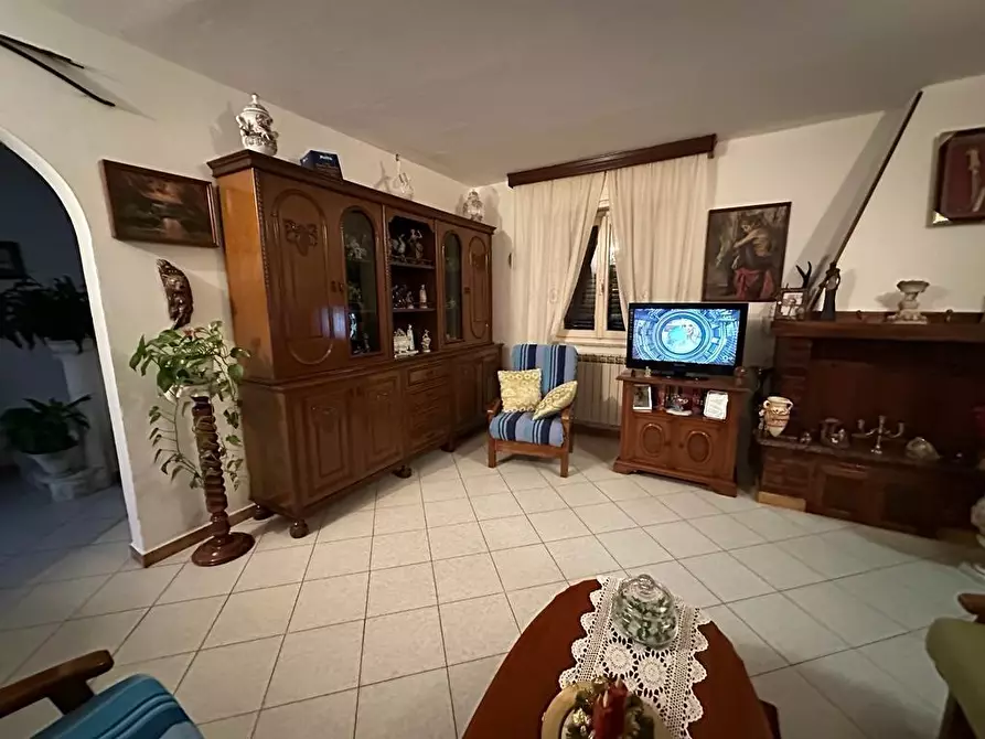 Immagine 6 di Casa semindipendente in vendita  a Ameglia