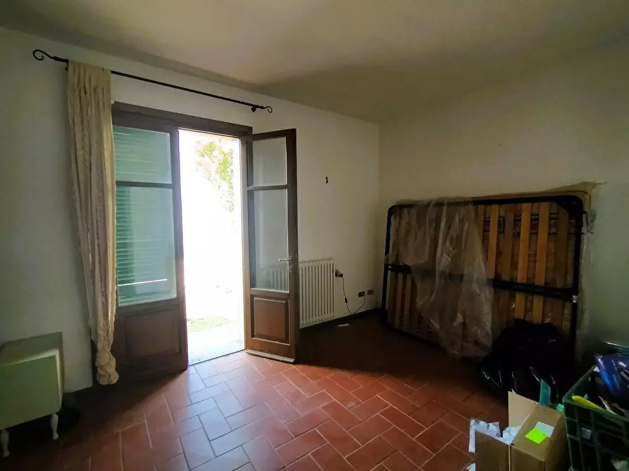 Immagine 14 di Villa in vendita  a Massa