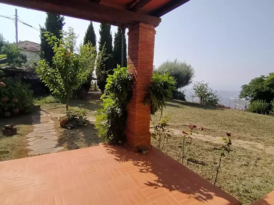 Immagine 13 di Villa in vendita  a Massa