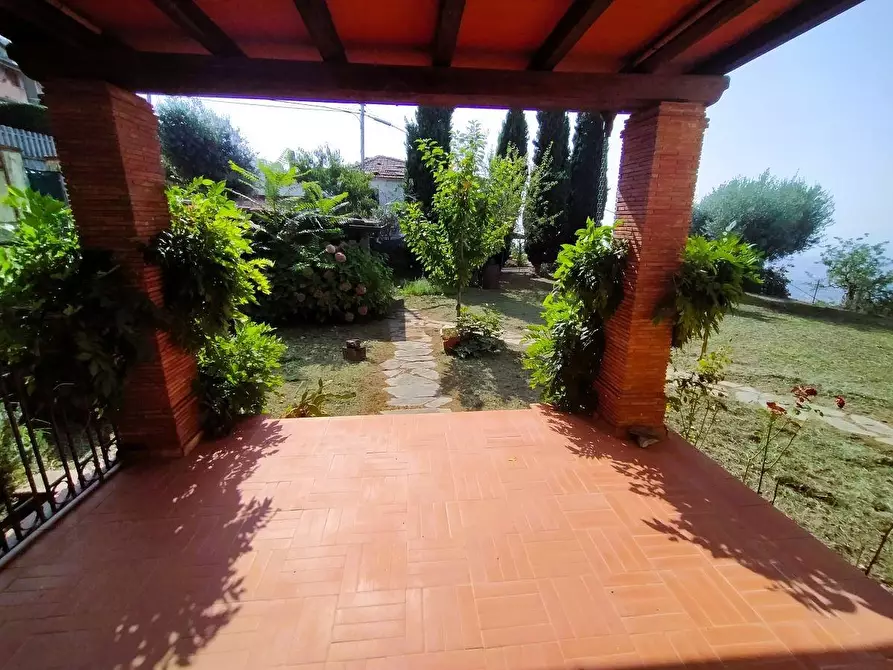 Immagine 12 di Villa in vendita  a Massa