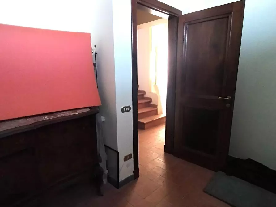 Immagine 23 di Villa in vendita  a Massa