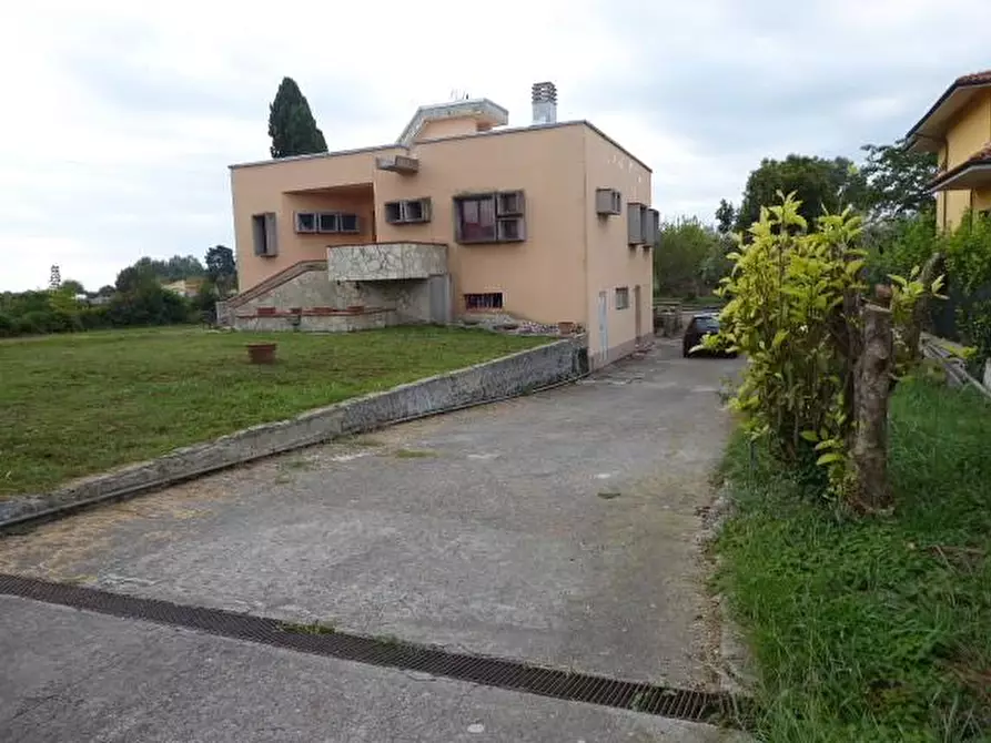 Immagine 16 di Villa in vendita  a San Giuliano Terme