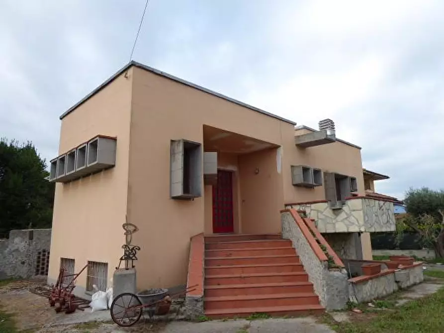 Immagine 5 di Villa in vendita  a San Giuliano Terme