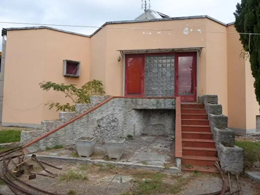 Immagine 2 di Villa in vendita  a San Giuliano Terme