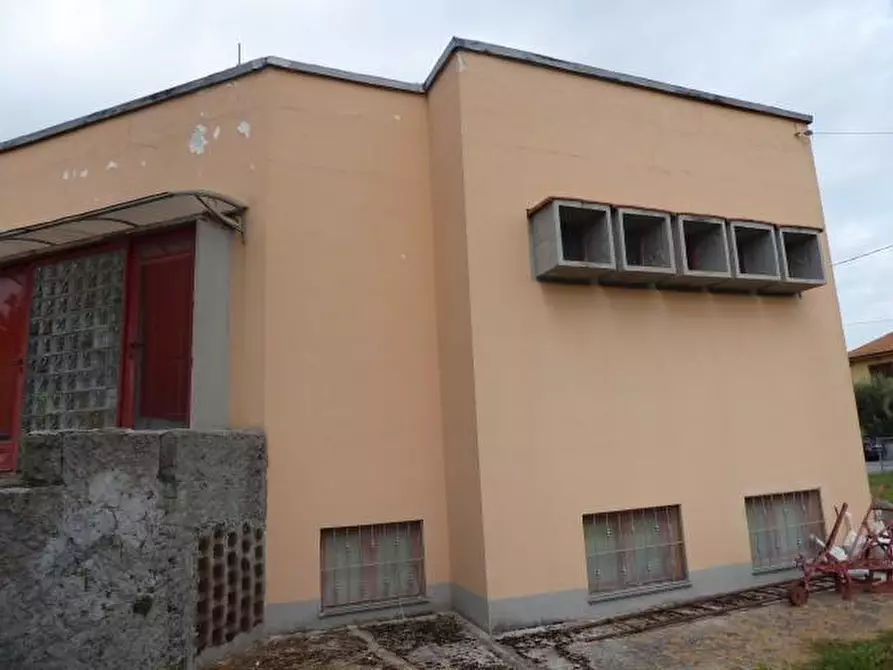 Immagine 3 di Villa in vendita  a San Giuliano Terme