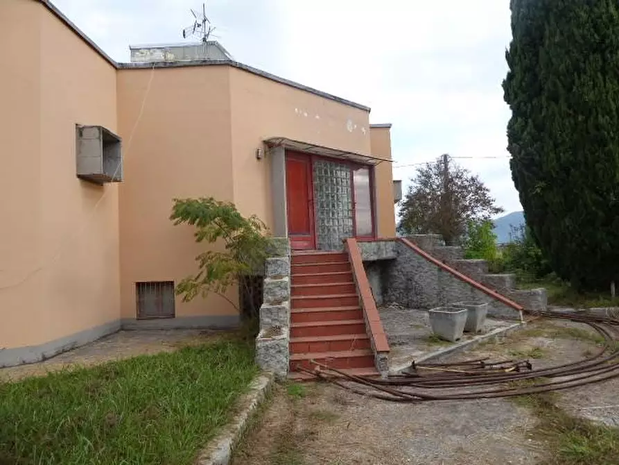 Immagine 1 di Villa in vendita  a San Giuliano Terme