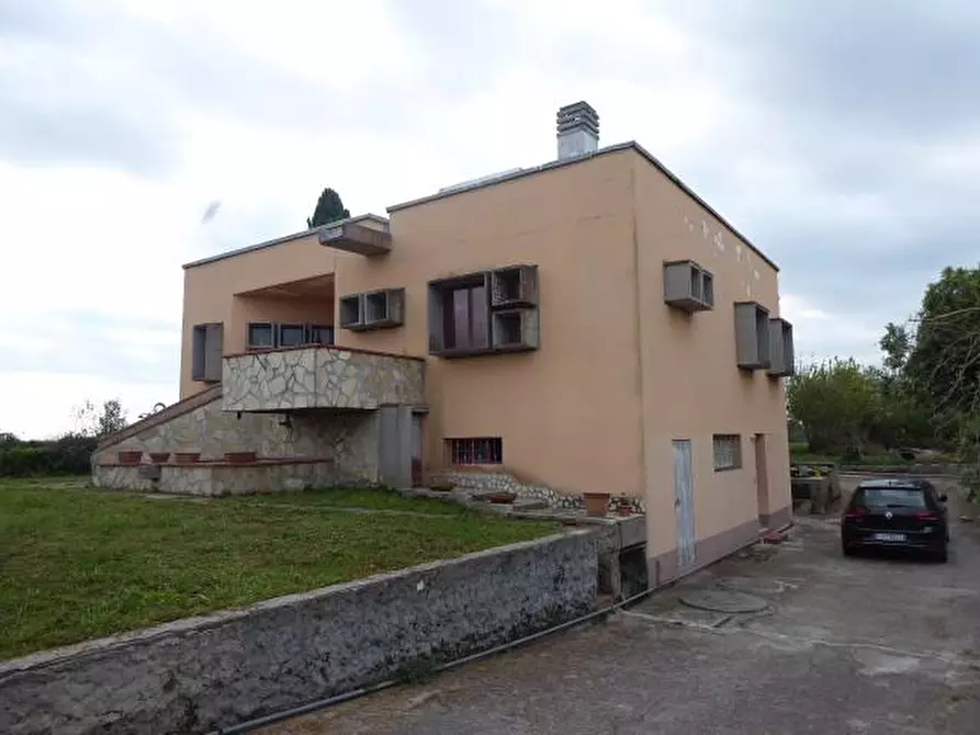 Immagine 18 di Villa in vendita  a San Giuliano Terme