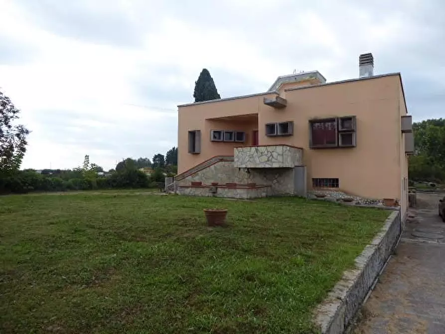 Immagine 12 di Villa in vendita  a San Giuliano Terme