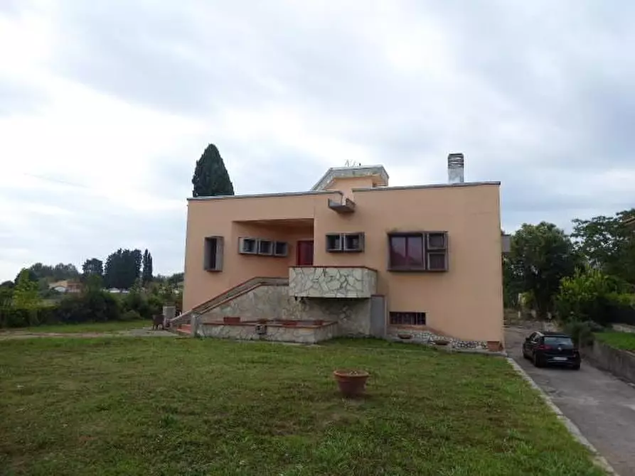 Immagine 8 di Villa in vendita  a San Giuliano Terme