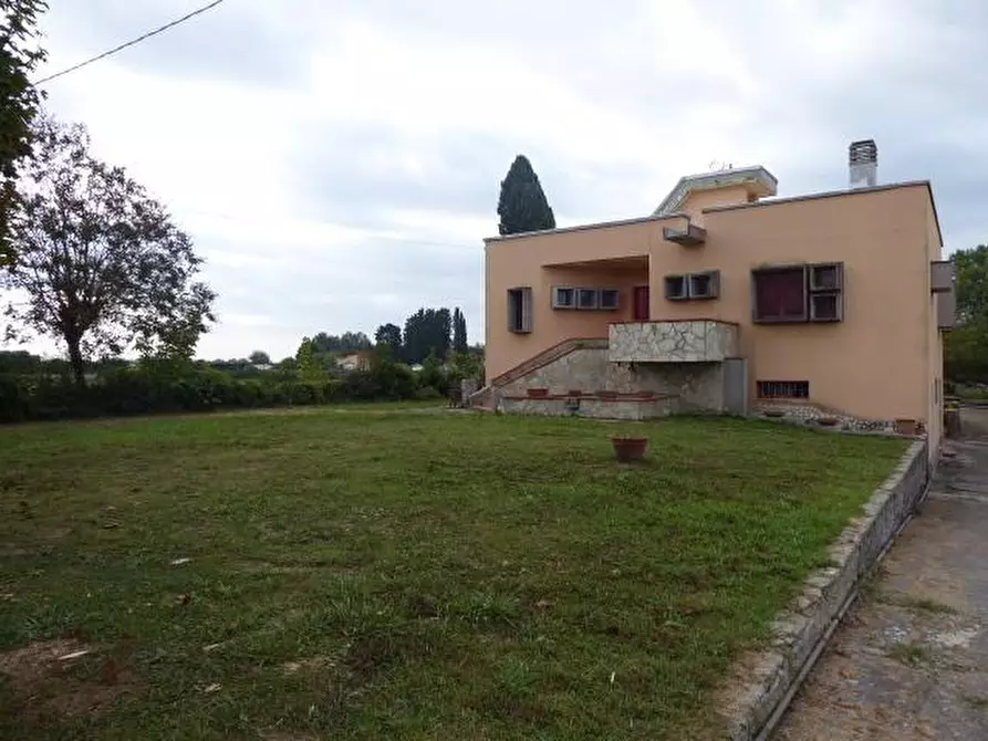 Immagine 14 di Villa in vendita  a San Giuliano Terme