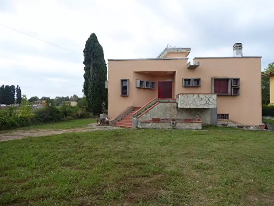 Immagine 11 di Villa in vendita  a San Giuliano Terme