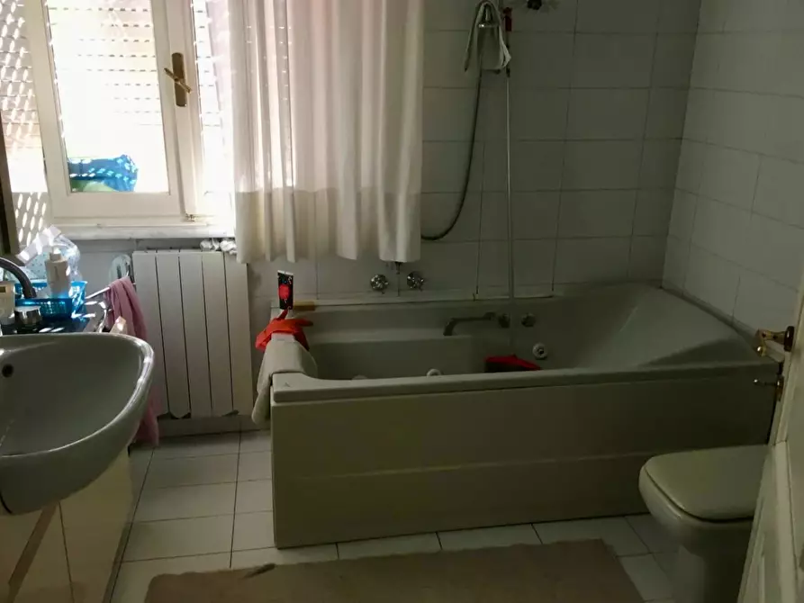 Immagine 6 di Casa bifamiliare in vendita  a Camaiore